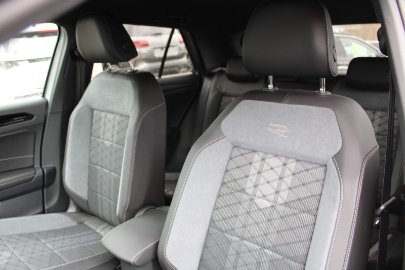 Photo 9 de l'offre de VOLKSWAGEN T-ROC 2L TDI 150 CV R-LINE DSG7 BOITE AUTO CAMÃRA GPS USB FULL LEDS MI CUIR JANTES 18 à 37900€ chez Bougel transactions