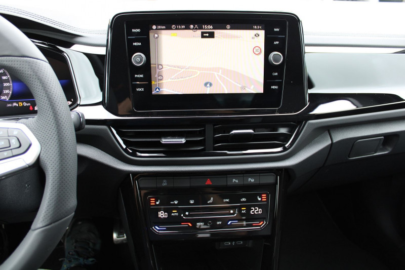Photo 14 de l'offre de VOLKSWAGEN T-ROC 2L TDI 150 CV R-LINE DSG7 BOITE AUTO CAMÃRA GPS USB FULL LEDS MI CUIR JANTES 18 à 37900€ chez Bougel transactions
