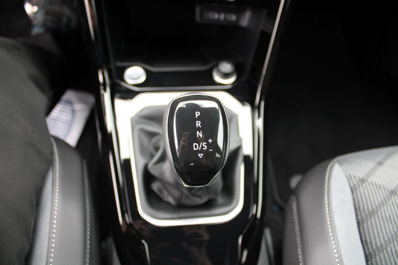 Photo 18 de l'offre de VOLKSWAGEN T-ROC 2L TDI 150 CV R-LINE DSG7 BOITE AUTO CAMÃRA GPS USB FULL LEDS MI CUIR JANTES 18 à 37900€ chez Bougel transactions