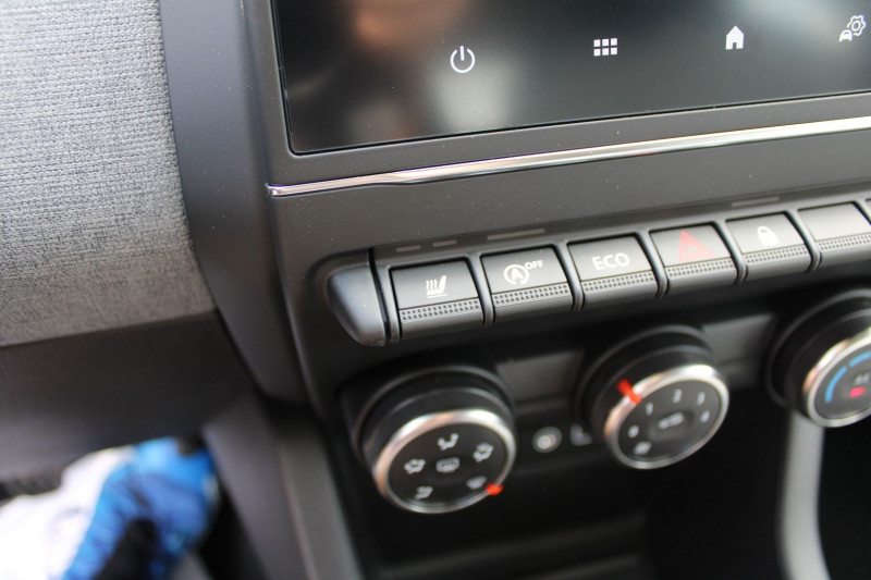 Photo 17 de l'offre de RENAULT CLIO VI EVOLUTION DIESEL BLUEDCI 100 CV BOITE 6V CAMÃRA USB GPS LINK BLUETOOTH FULL LEDS à 20900€ chez Bougel transactions