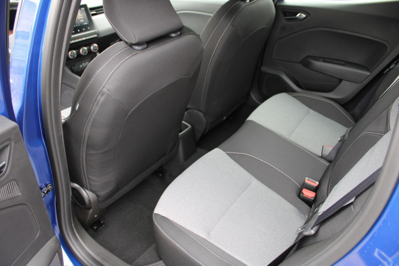 Photo 10 de l'offre de RENAULT CLIO VI EVOLUTION DIESEL BLUEDCI 100 CV BOITE 6V CAMÃRA USB GPS LINK BLUETOOTH FULL LEDS à 20900€ chez Bougel transactions