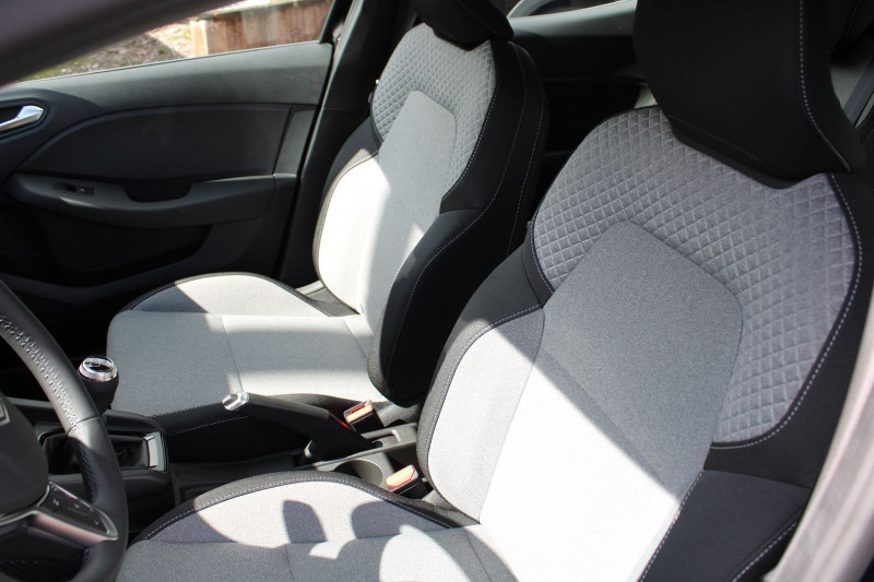 Photo 12 de l'offre de RENAULT CLIO VI EVOLUTION DIESEL BLUEDCI 100 CV BOITE 6V CAMÃRA USB GPS LINK BLUETOOTH FULL LEDS à 20900€ chez Bougel transactions