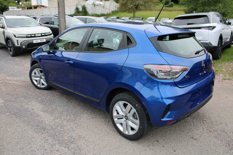 Photo 5 de l'offre de RENAULT CLIO VI EVOLUTION DIESEL BLUEDCI 100 CV BOITE 6V CAMÃRA USB GPS LINK BLUETOOTH FULL LEDS à 20900€ chez Bougel transactions