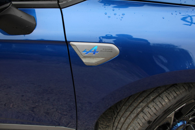 Photo 3 de l'offre de RENAULT CLIO VI ESPRIT ALPINE TCE 90 CV GPS 3D CAMÃRA MP3 USB JA 17 I-COKPIT FULL LED RÃGULATEUR à 21990€ chez Bougel transactions