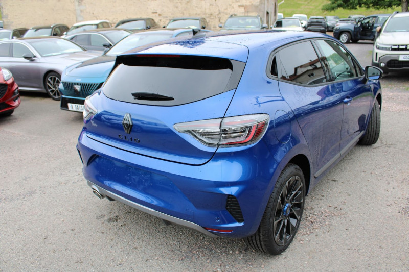 Photo 4 de l'offre de RENAULT CLIO VI ESPRIT ALPINE TCE 90 CV GPS 3D CAMÃRA MP3 USB JA 17 I-COKPIT FULL LED RÃGULATEUR à 21990€ chez Bougel transactions