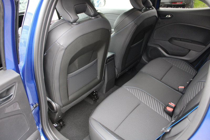 Photo 9 de l'offre de RENAULT CLIO VI ESPRIT ALPINE TCE 90 CV GPS 3D CAMÃRA MP3 USB JA 17 I-COKPIT FULL LED RÃGULATEUR à 21990€ chez Bougel transactions