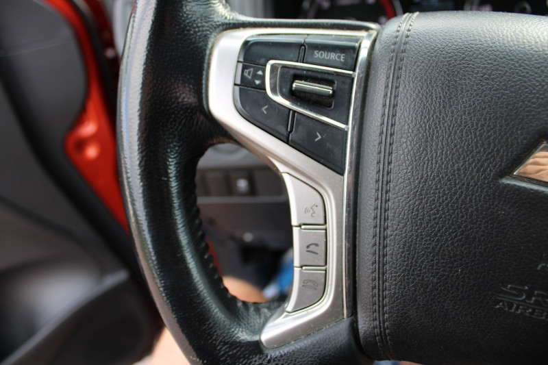 Photo 15 de l'offre de MITSUBISHI L200 III 2L2 DI-D 150 CV "4X4" CLIM USB VT ATTELAGE MARCHE PIEDS BLOCAGE RIDEAU DE BENNNE à 24990€ chez Bougel transactions