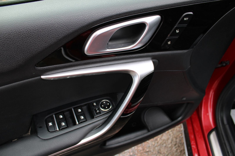 Photo 9 de l'offre de KIA PROCEED 1L5 T-GDI 160 CV DCT7 GT LINE BOITE AUTO CAMÃRA TOIT OUVRANT CUIR GPS 3D USB à 23900€ chez Bougel transactions