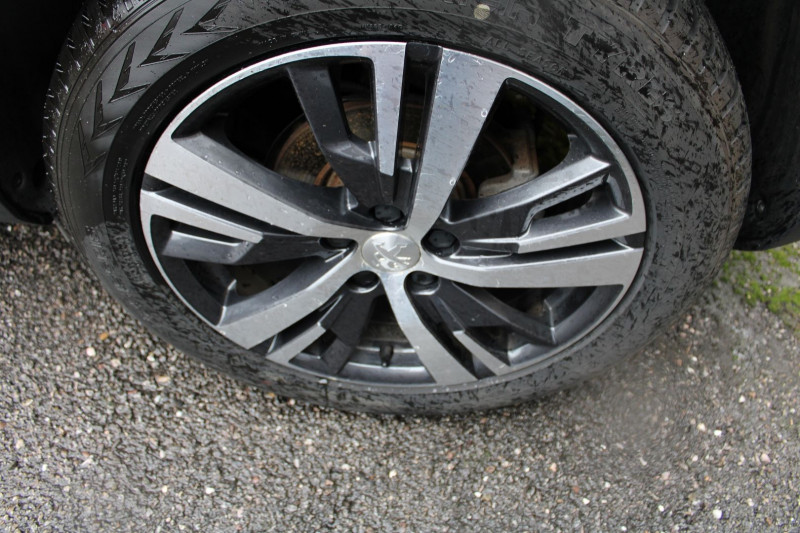 Photo 9 de l'offre de PEUGEOT 3008 III 1L6 HDI 120 CV ALLURE GPS 3D CAMÃRA I-COKPIT TOIT PANO JA 18 USB MP3 RÃGULATEUR à 15900€ chez Bougel transactions