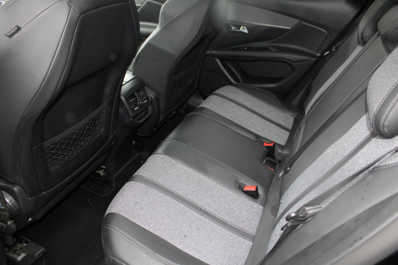 Photo 6 de l'offre de PEUGEOT 3008 III 1L6 HDI 120 CV ALLURE GPS 3D CAMÃRA I-COKPIT TOIT PANO JA 18 USB MP3 RÃGULATEUR à 15900€ chez Bougel transactions