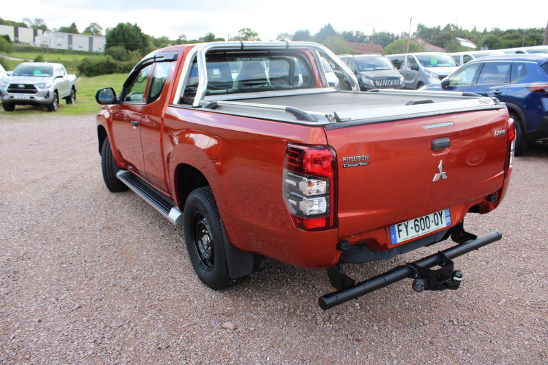Photo 4 de l'offre de MITSUBISHI L200 III 2L2 DI-D 150 CV "4X4" CLIM USB VT ATTELAGE MARCHE PIEDS BLOCAGE RIDEAU DE BENNNE à 24990€ chez Bougel transactions