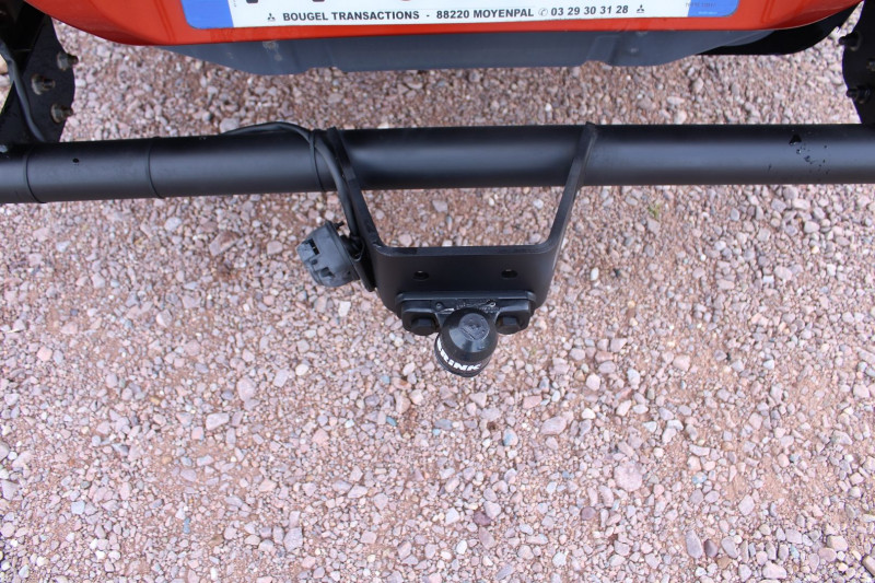 Photo 9 de l'offre de MITSUBISHI L200 III 2L2 DI-D 150 CV "4X4" CLIM USB VT ATTELAGE MARCHE PIEDS BLOCAGE RIDEAU DE BENNNE à 24990€ chez Bougel transactions