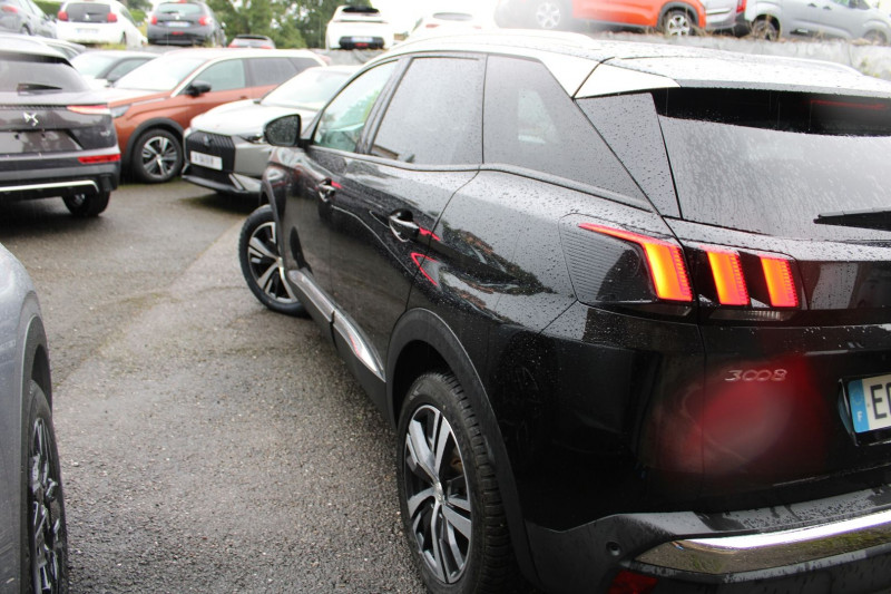 Photo 4 de l'offre de PEUGEOT 3008 III 1L6 HDI 120 CV ALLURE GPS 3D CAMÃRA I-COKPIT TOIT PANO JA 18 USB MP3 RÃGULATEUR à 15900€ chez Bougel transactions