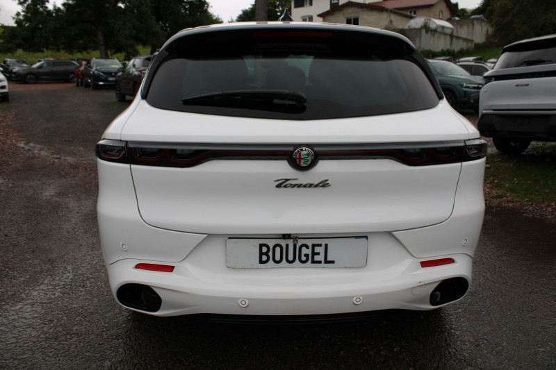 Photo 3 de l'offre de ALFA ROMEO TONALE 1L5 HYBRID 160 TRIBUTO ITALIANO AT7 CAMÃRA GRAND GPS CUIR FULL LEDS JA 20 ABS à 31500€ chez Bougel transactions