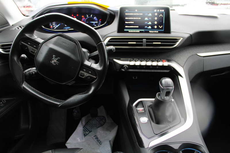 Photo 7 de l'offre de PEUGEOT 3008 III 1L6 HDI 120 CV ALLURE GPS 3D CAMÃRA I-COKPIT TOIT PANO JA 18 USB MP3 RÃGULATEUR à 15900€ chez Bougel transactions