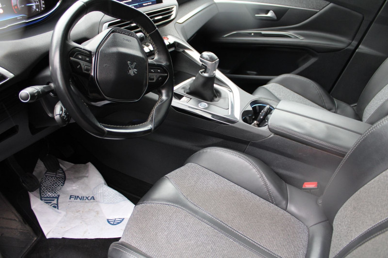 Photo 5 de l'offre de PEUGEOT 3008 III 1L6 HDI 120 CV ALLURE GPS 3D CAMÃRA I-COKPIT TOIT PANO JA 18 USB MP3 RÃGULATEUR à 15900€ chez Bougel transactions