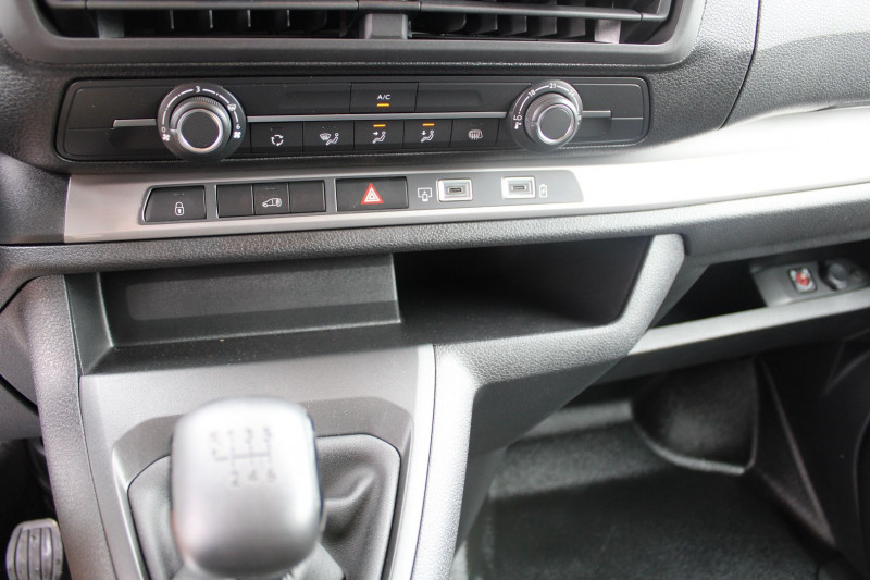Photo 12 de l'offre de PEUGEOT EXPERT 5 AFFAIRE 2L HDI 145 CV GPS CARPLAY CAMÃRA USB RÃGULATEUR BLUETOOTH TVA=24085 E HT à 28900€ chez Bougel transactions