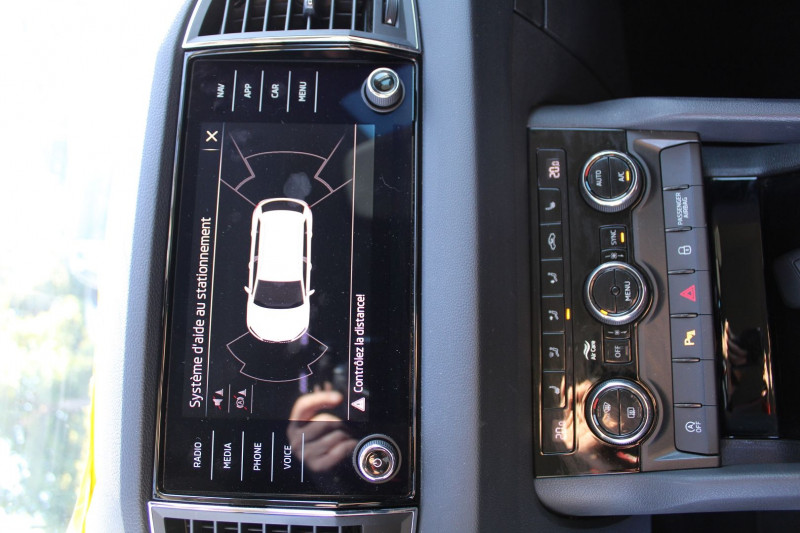 Photo 10 de l'offre de SKODA KAROQ 2.0 TDI 150CH SCR 4X4 DSG EURO6AP à 26500€ chez Bougel transactions