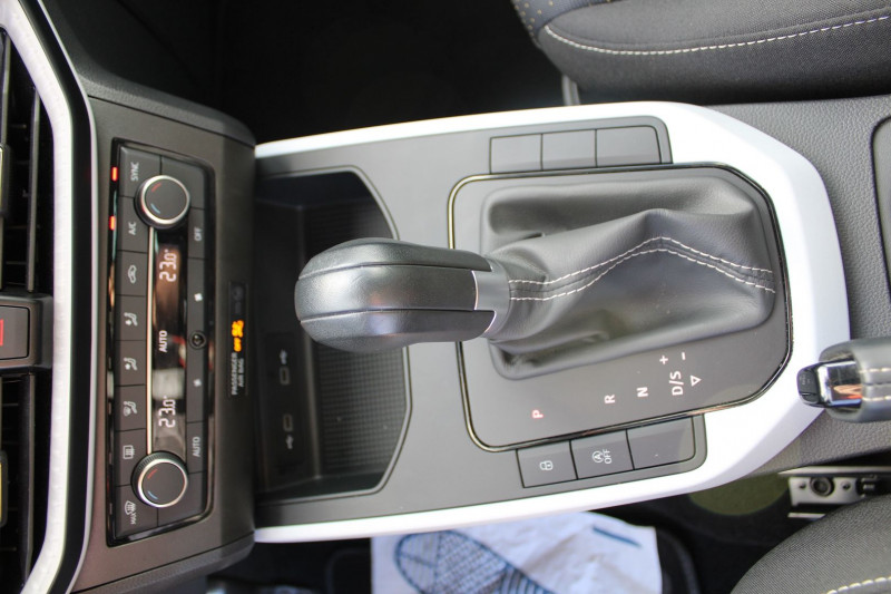 Photo 11 de l'offre de SEAT ARONA MOVE TSI 110 CV USB GPS 3D I-COKPIT JA 16 RÃGULATEUR FULL LED BOITE AUTO DSG-7 à 18990€ chez Bougel transactions