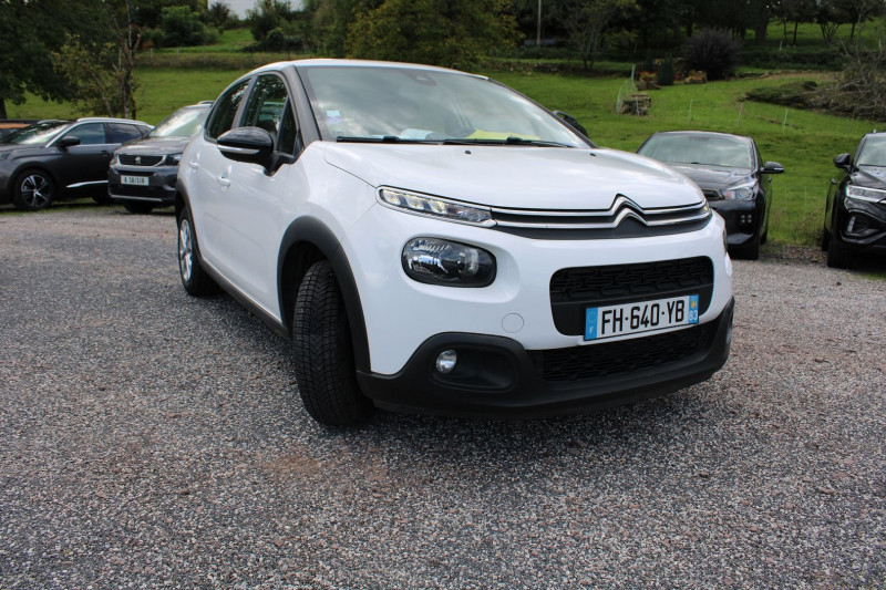 Citroen C3 III FEEL ESSENCE 83 CV GPS USB CLIM AUTO ABS RÃGULATEUR BLUETOOTH PHARES COMMU. AUTO Essence BLANC BANQUISE Occasion à vendre