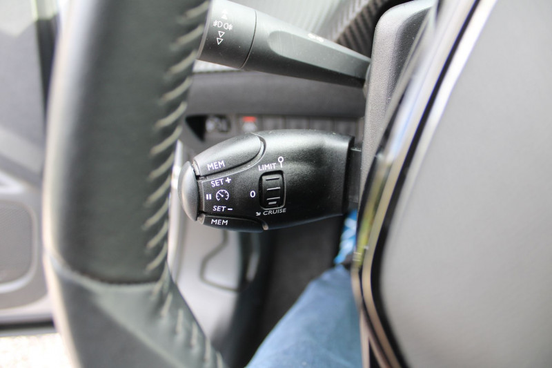 Photo 14 de l'offre de PEUGEOT 2008 III STYLE 130 CV ESSENCE GPS MIROR LINK CAMÃRA AUDIO USB JA 16 BLUETOOTH RÃGULATEUR à 12990€ chez Bougel transactions