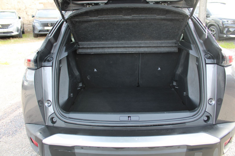 Photo 5 de l'offre de PEUGEOT 2008 III GT-LINE 130 CV USB GPS 3D CAMÃRA RE JA 17 TOIT PANO FULL LED I-COKPIT PACK HIVER à 12990€ chez Bougel transactions