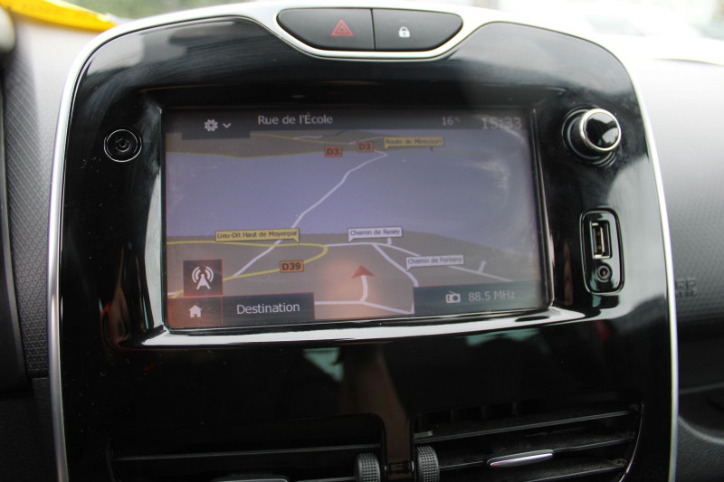 Photo 8 de l'offre de RENAULT CLIO 4 GT-LINE 1L5 DCI 90 CV GPS 3D CLIM AUDIO MP3 USB JA 17 RADAR BLUETOOTH RÃGULATEUR à 10500€ chez Bougel transactions