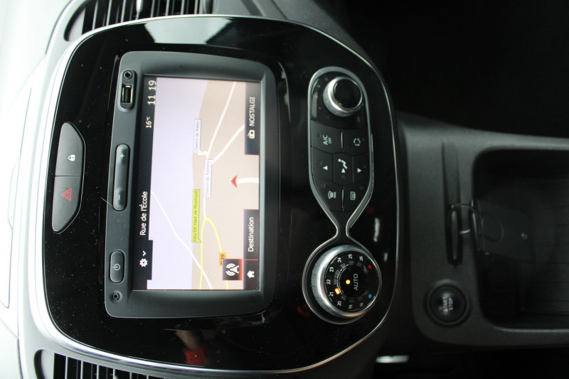 Photo 8 de l'offre de RENAULT CAPTUR II TCE 120 CV ENERGY INTENSE GPS 3D CAMÃRA USB JA 17 FULL LED BLUETOOTH RÃGULATEUR à 10500€ chez Bougel transactions