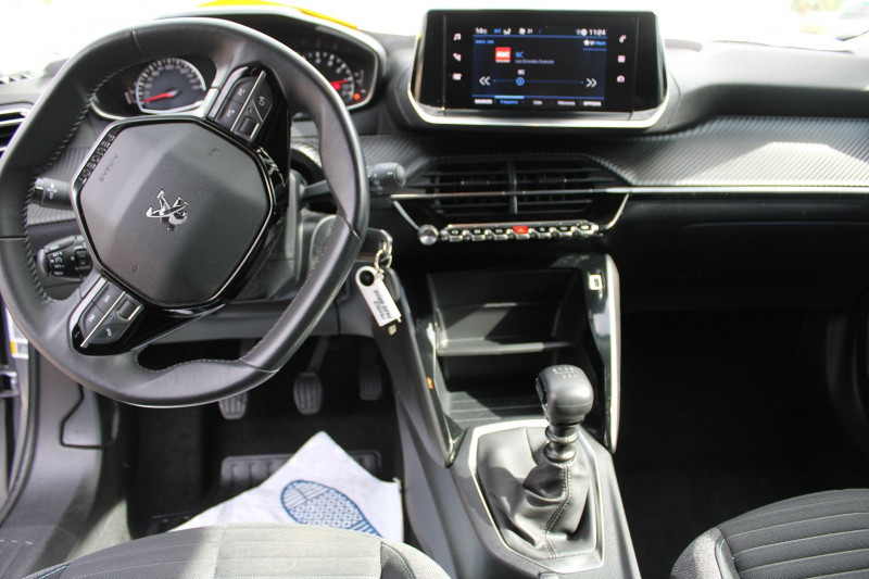 Photo 7 de l'offre de PEUGEOT 2008 III STYLE 130 CV ESSENCE GPS MIROR LINK CAMÃRA AUDIO USB JA 16 BLUETOOTH RÃGULATEUR à 12990€ chez Bougel transactions