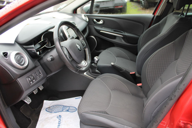 Photo 6 de l'offre de RENAULT CLIO 4 GT-LINE 1L5 DCI 90 CV GPS 3D CLIM AUDIO MP3 USB JA 17 RADAR BLUETOOTH RÃGULATEUR à 10500€ chez Bougel transactions