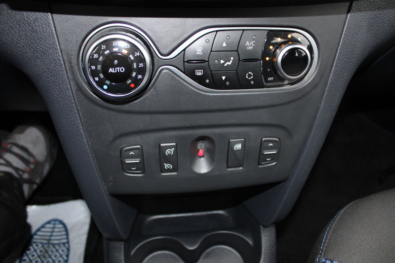 Photo 13 de l'offre de DACIA SANDERO III STEPWAY 95 CV DCI ANNIVERSAIRE CAMÃRA GPS USB CLIM AUTO ABS BLUETOOTH RÃGULATEUR à 12390€ chez Bougel transactions