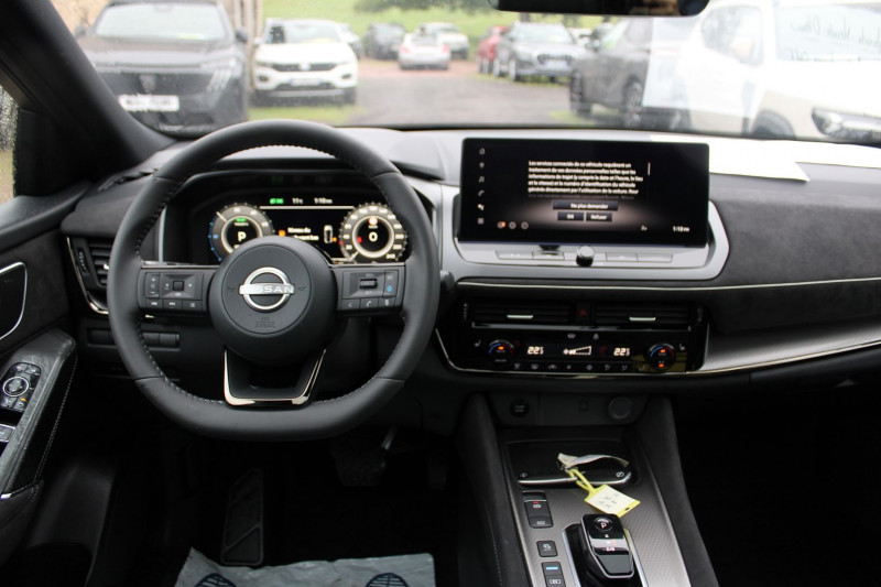 Photo 10 de l'offre de NISSAN QASHQAI VI N-DESIGN E-POWER 190 CV HYBRIDE GPS 3D I-COKPIT TOIT PANO JA 20 BOITE AUTO CVT à 36500€ chez Bougel transactions