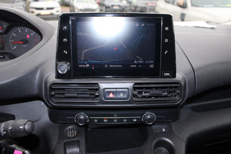 Photo 9 de l'offre de PEUGEOT PARTNER 4 AFFAIRE BLUE HDI 100 CV PREMIUM CLIM GPS 3D CAMÃRA BLUETOOTH ATTELAGE RÃGULATEUR à 12500€ chez Bougel transactions