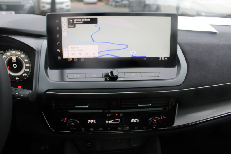 Photo 12 de l'offre de NISSAN QASHQAI VI N-DESIGN E-POWER 190 CV HYBRIDE GPS 3D I-COKPIT TOIT PANO JA 20 BOITE AUTO CVT à 36500€ chez Bougel transactions