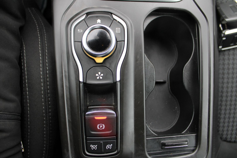 Photo 16 de l'offre de RENAULT TALISMAN 1L6 DCI 130 CV ENERGY ZEN GPS 3D CAMÃRA USB JA 17 ATTELAGE RÃGULATEUR BLUETOOTH à 9990€ chez Bougel transactions