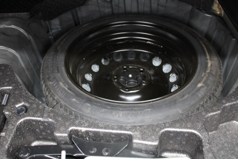 Photo 18 de l'offre de RENAULT TALISMAN 1L6 DCI 130 CV ENERGY ZEN GPS 3D CAMÃRA USB JA 17 ATTELAGE RÃGULATEUR BLUETOOTH à 9990€ chez Bougel transactions