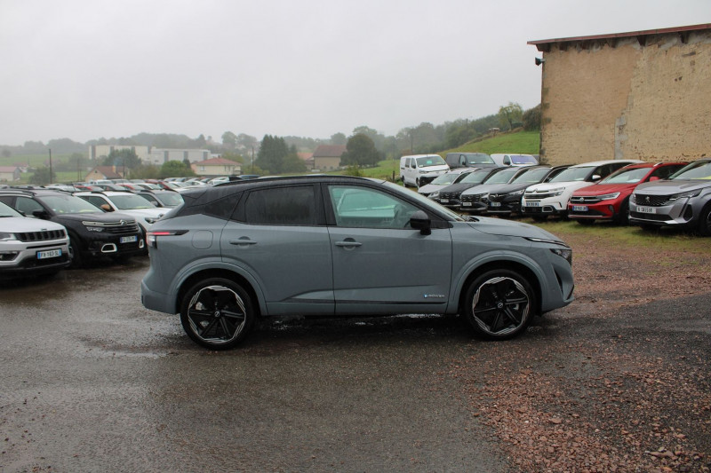 Photo 5 de l'offre de NISSAN QASHQAI VI N-DESIGN E-POWER 190 CV HYBRIDE GPS 3D I-COKPIT TOIT PANO JA 20 BOITE AUTO CVT à 36500€ chez Bougel transactions