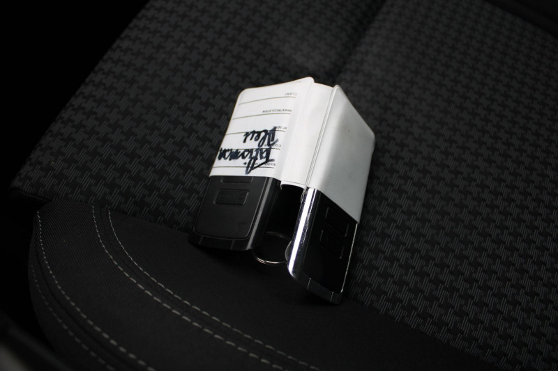 Photo 15 de l'offre de RENAULT TALISMAN 1L6 DCI 130 CV ENERGY ZEN GPS 3D CAMÃRA USB JA 17 ATTELAGE RÃGULATEUR BLUETOOTH à 9990€ chez Bougel transactions