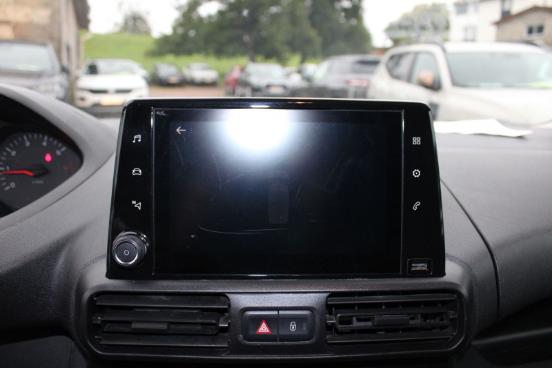 Photo 11 de l'offre de PEUGEOT PARTNER 4 AFFAIRE BLUE HDI 100 CV PREMIUM CLIM GPS 3D CAMÃRA BLUETOOTH ATTELAGE RÃGULATEUR à 12500€ chez Bougel transactions