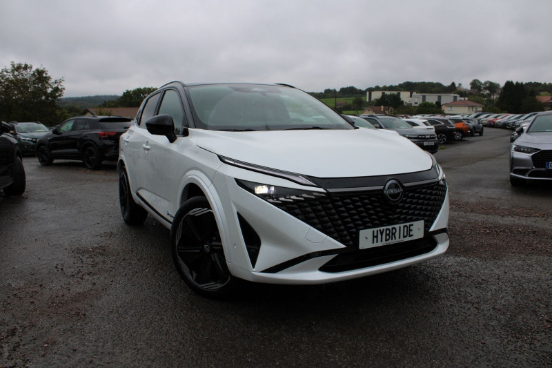 Photo Nissan QASHQAI VI N-DESIGN E-POWER 190 CV HYBRIDE GPS 3D I-COKPIT TOIT PANO JA 20 BOITE AUTO CVT Hybride BLANC / TOIT NOIR en vente chez Bougel transactions Nissan QASHQAI VI N-DESIGN E-POWER 190 CV HYBRIDE GPS 3D I-COKPIT TOIT PANO JA 20 BOITE AUTO CVT Hybride BLANC / TOIT NOIR Occasion à vendre
