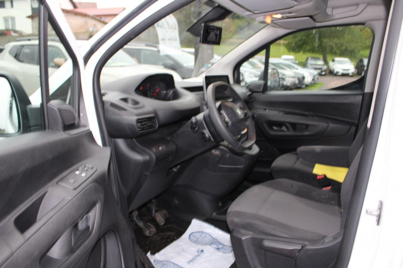 Photo 8 de l'offre de PEUGEOT PARTNER 4 AFFAIRE BLUE HDI 100 CV PREMIUM CLIM GPS 3D CAMÃRA BLUETOOTH ATTELAGE RÃGULATEUR à 12500€ chez Bougel transactions