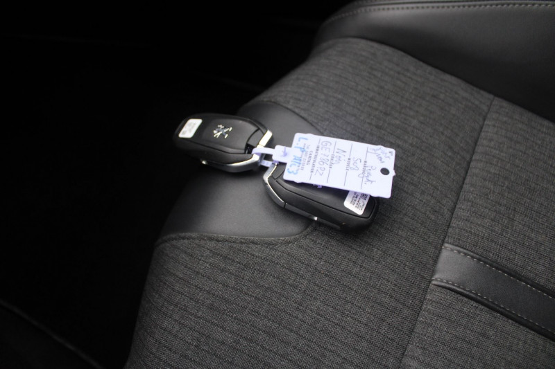 Photo 18 de l'offre de PEUGEOT 508 BLUEHDI 130CH S&S ALLURE PACK EAT8 à 22990€ chez Bougel transactions