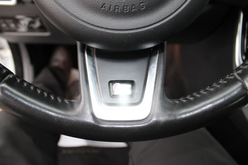 Photo 16 de l'offre de JAGUAR XE 2.0D 180CH R-SPORT à 16500€ chez Bougel transactions