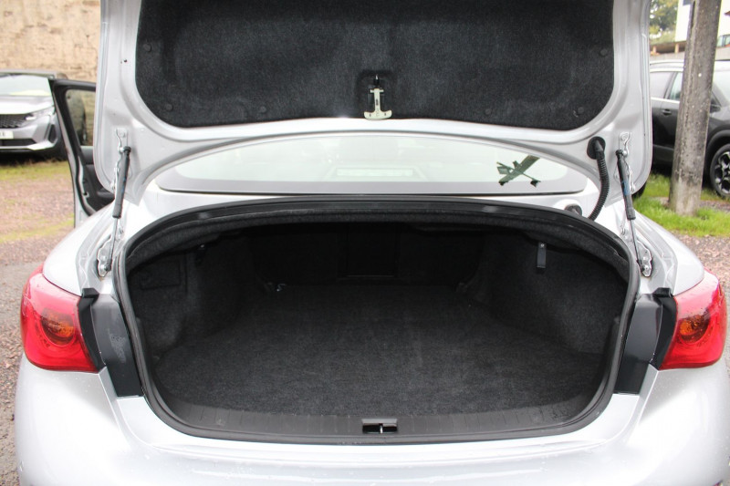 Photo 6 de l'offre de INFINITI Q50 EXECUTIVE 2L2 D 170 CV GPS 3D FULL LED USB JA 17 BLUETOOTH RÃGULATEUR BOITE AUTO à 14900€ chez Bougel transactions