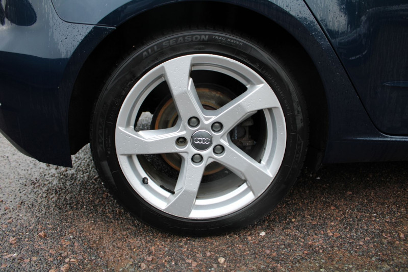 Photo 7 de l'offre de AUDI A3 SPORTBACK 2L TDI 150 AMBITION GPS 3D XÃNON+LEDS CLIM USB JA 17 RADAR BLUETOOTH RÃGULATEUR à 11990€ chez Bougel transactions