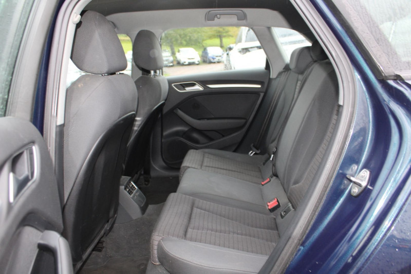 Photo 9 de l'offre de AUDI A3 SPORTBACK 2L TDI 150 AMBITION GPS 3D XÃNON+LEDS CLIM USB JA 17 RADAR BLUETOOTH RÃGULATEUR à 11990€ chez Bougel transactions