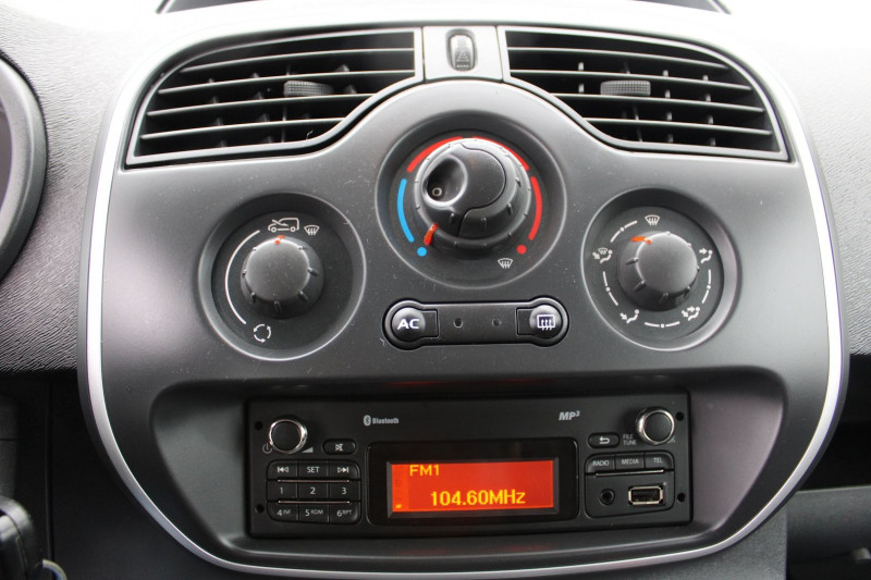 Photo 15 de l'offre de RENAULT KANGOO III 1L2 TCE 115 CV CONFORT CLIM BLUETOOTH AUDIO ABS FAMILY BOITE 6V  5 PLACES à 10990€ chez Bougel transactions
