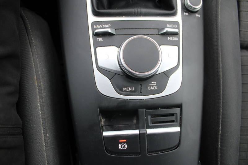 Photo 14 de l'offre de AUDI A3 SPORTBACK 2L TDI 150 AMBITION GPS 3D XÃNON+LEDS CLIM USB JA 17 RADAR BLUETOOTH RÃGULATEUR à 11990€ chez Bougel transactions