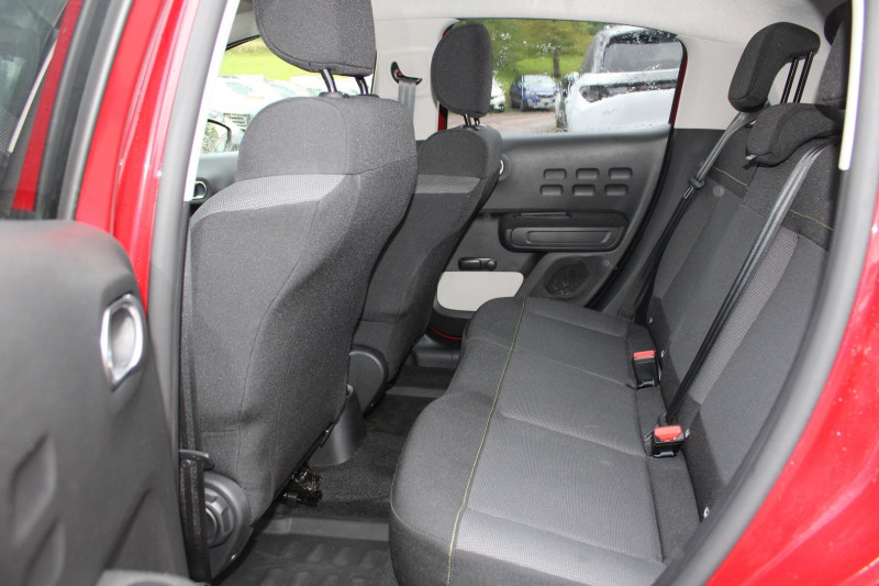 Photo 9 de l'offre de CITROEN C3 PHASE 4 SHINE 110 CV  GPS 3D CAMÃRA JA 16 AUDIO USB FULL LED RÃGULATEUR BOITE AUTO EAT-6 à 14500€ chez Bougel transactions