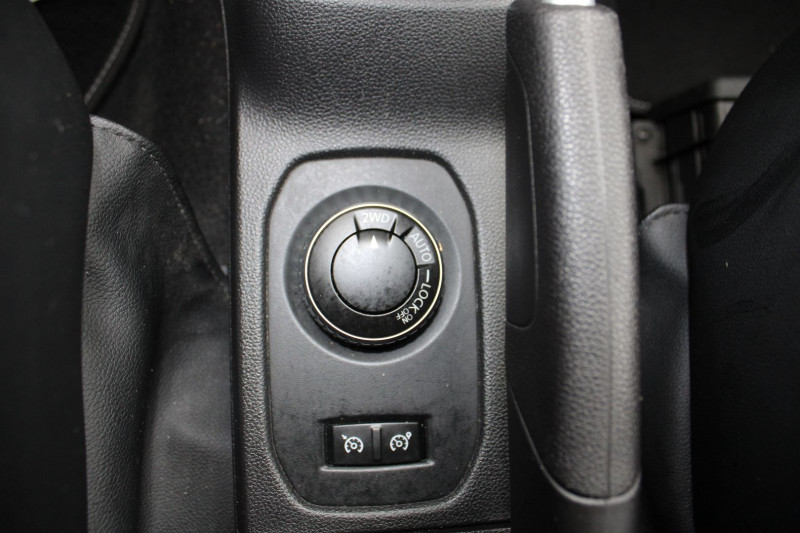 Photo 15 de l'offre de DACIA DUSTER 4 PRESTIGE BLUE DCI 115 CV "4X4" GPS 3D CAMÃRA 360Â° USB JA 17 ATTELAGE RÃGULATEUR à 19990€ chez Bougel transactions